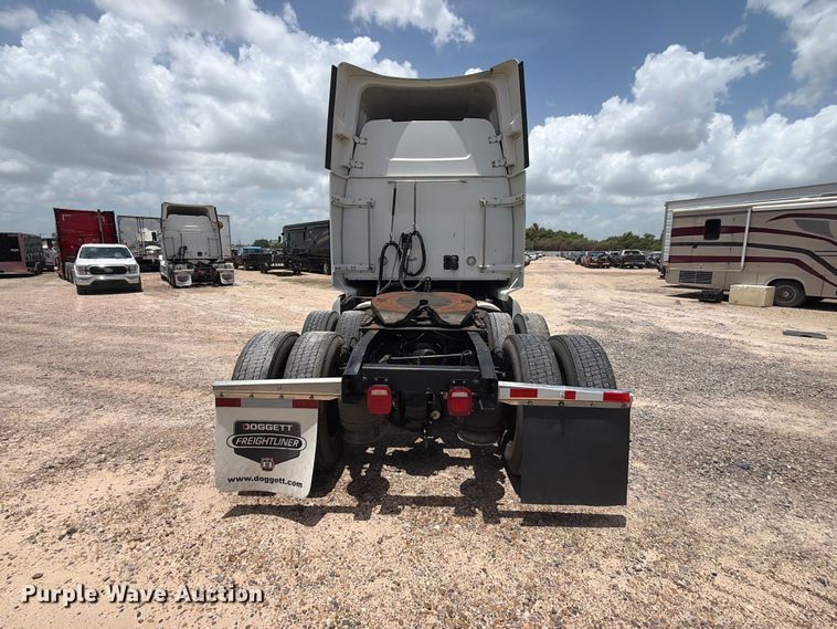 image for item YA3813 2022 Western Star 5700XE semi truck