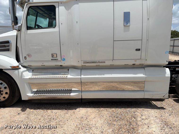image for item YA3813 2022 Western Star 5700XE semi truck