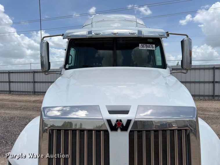 image for item YA3813 2022 Western Star 5700XE semi truck