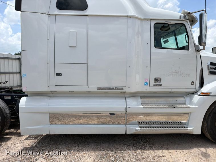 image for item YA3813 2022 Western Star 5700XE semi truck