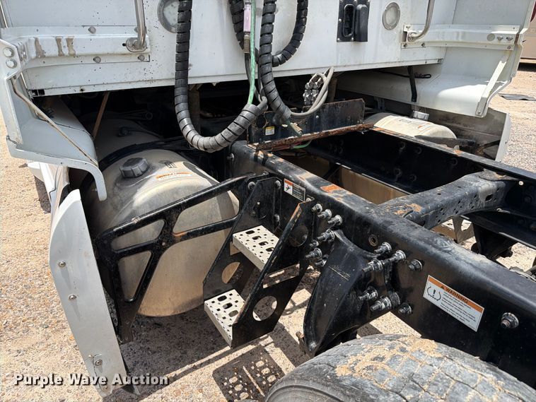 image for item YA3813 2022 Western Star 5700XE semi truck