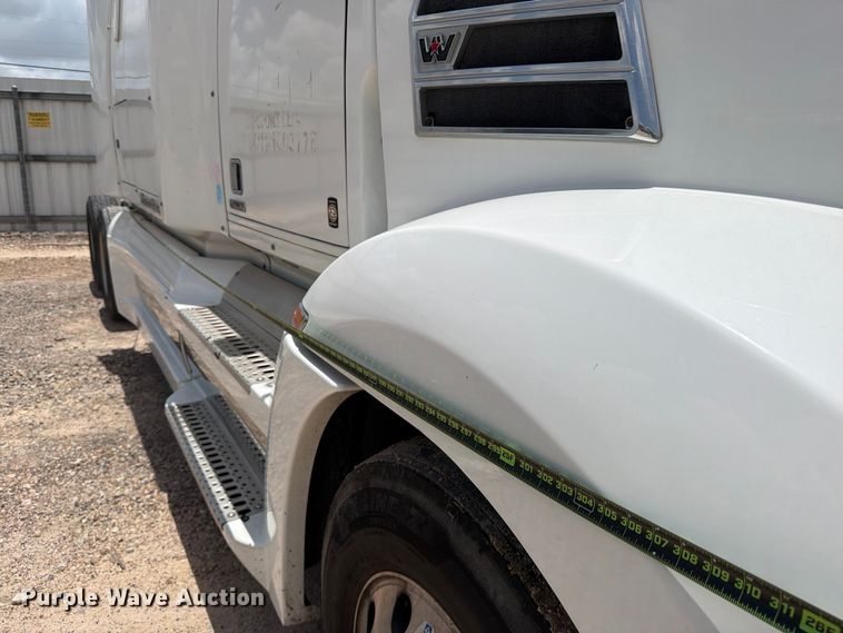 image for item YA3813 2022 Western Star 5700XE semi truck
