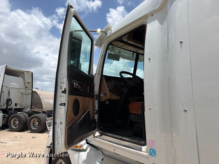image for item YA3813 2022 Western Star 5700XE semi truck
