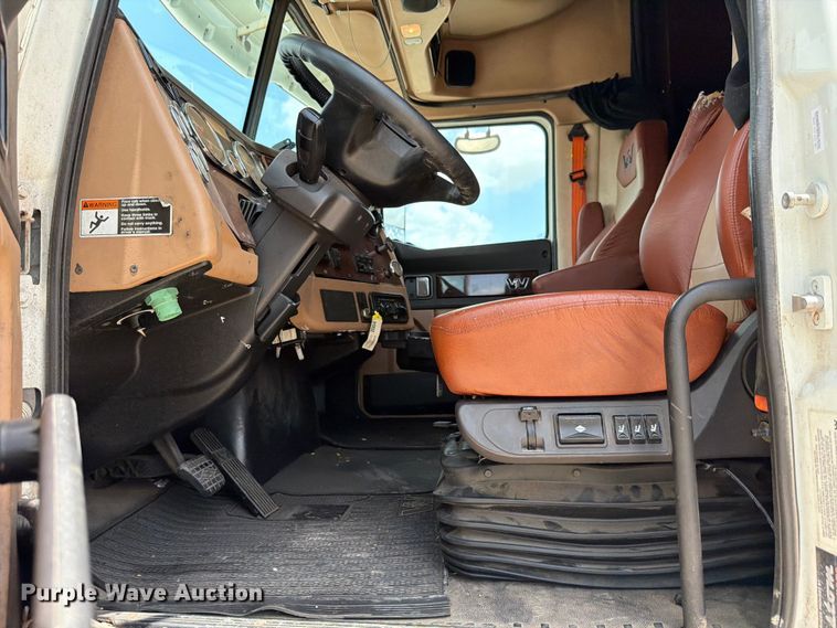 image for item YA3813 2022 Western Star 5700XE semi truck
