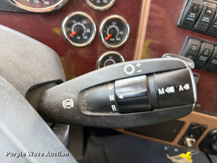 image for item YA3813 2022 Western Star 5700XE semi truck