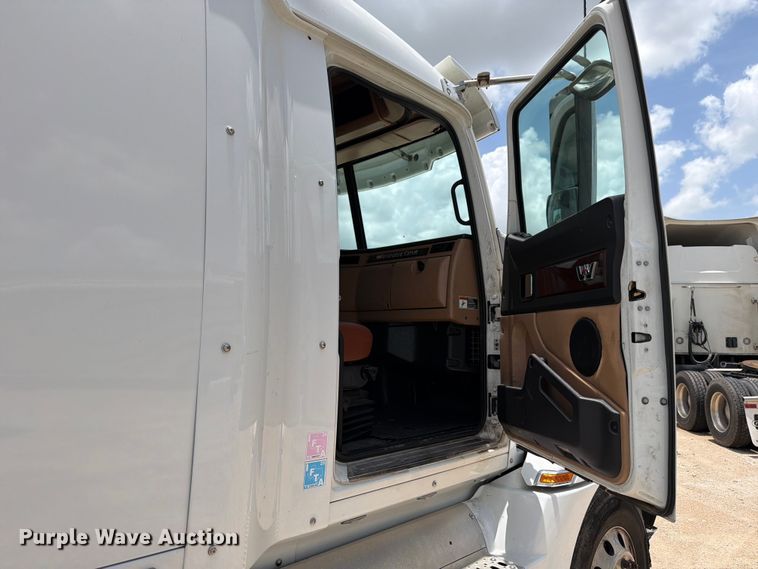 image for item YA3813 2022 Western Star 5700XE semi truck