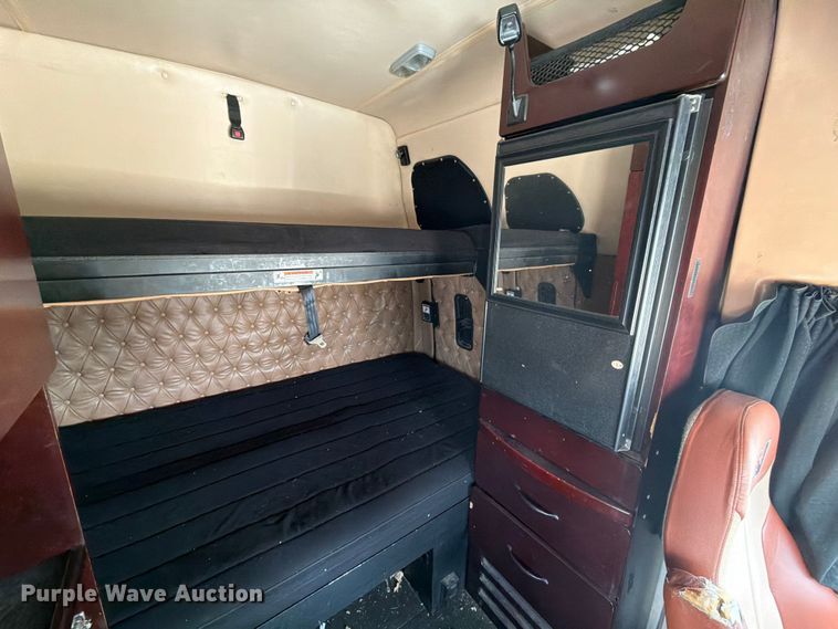 image for item YA3813 2022 Western Star 5700XE semi truck