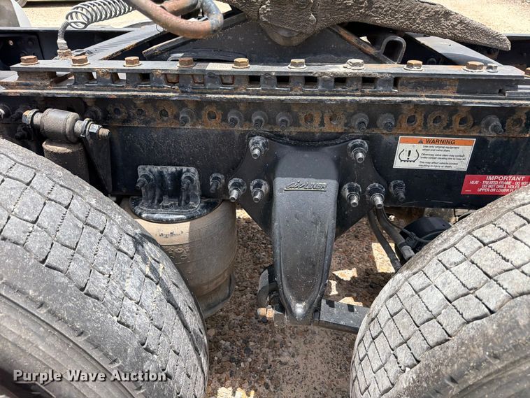 image for item YA3813 2022 Western Star 5700XE semi truck