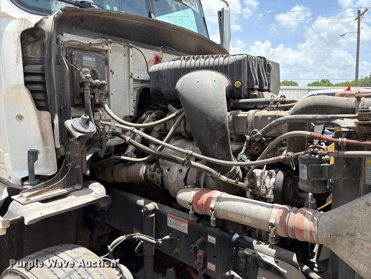 image for item YA3813 2022 Western Star 5700XE semi truck