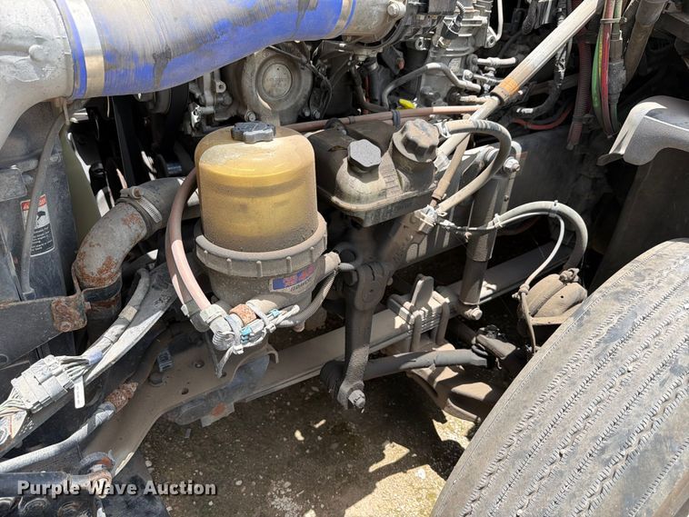 image for item YA3813 2022 Western Star 5700XE semi truck