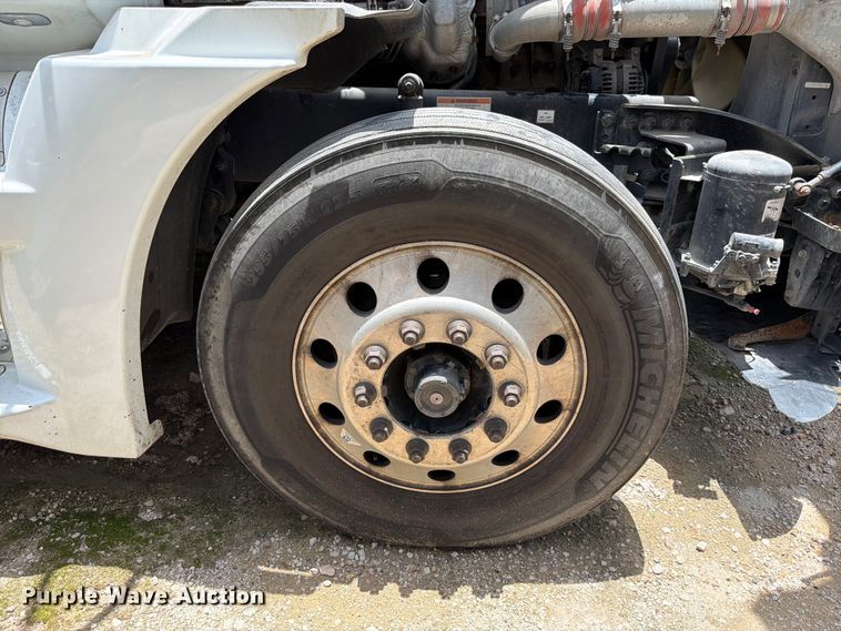 image for item YA3813 2022 Western Star 5700XE semi truck