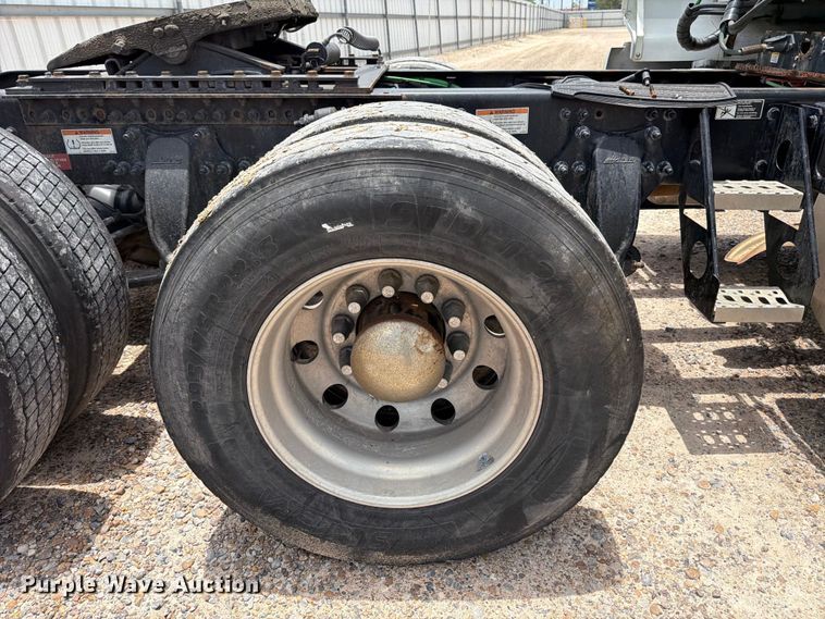 image for item YA3813 2022 Western Star 5700XE semi truck