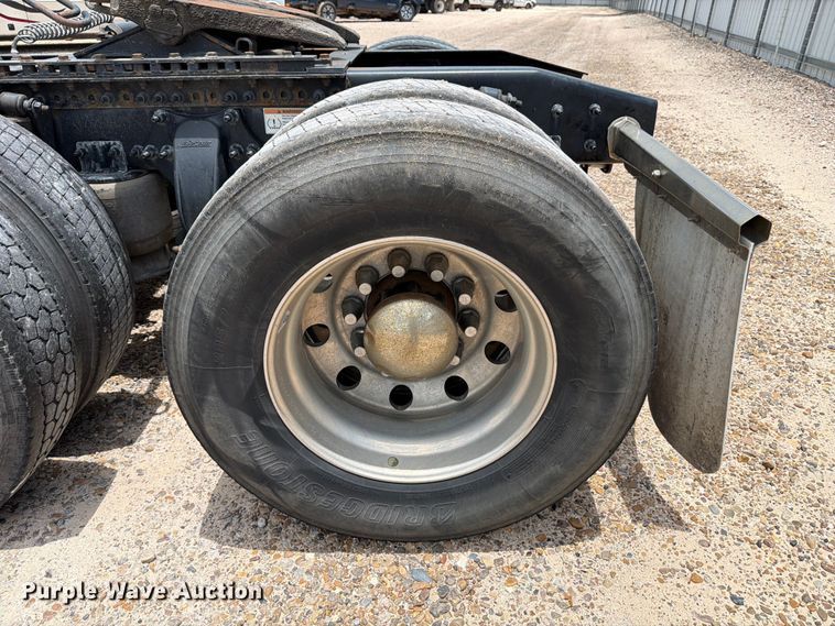image for item YA3813 2022 Western Star 5700XE semi truck