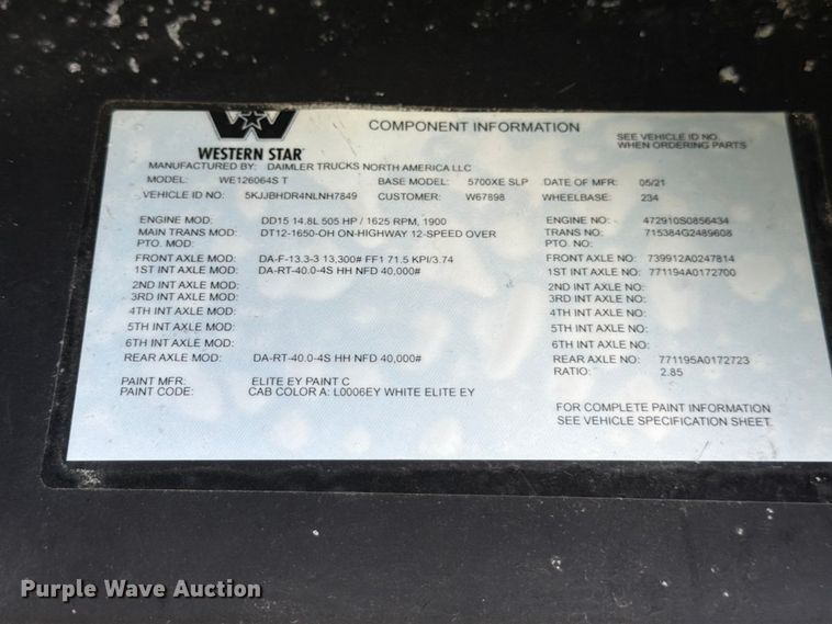 image for item YA3813 2022 Western Star 5700XE semi truck