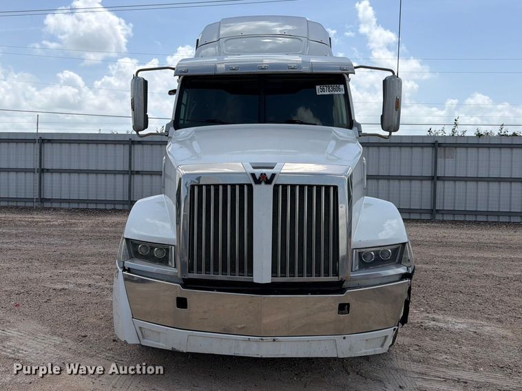 image for item YA3814 2022 Western Star 5700XE semi truck