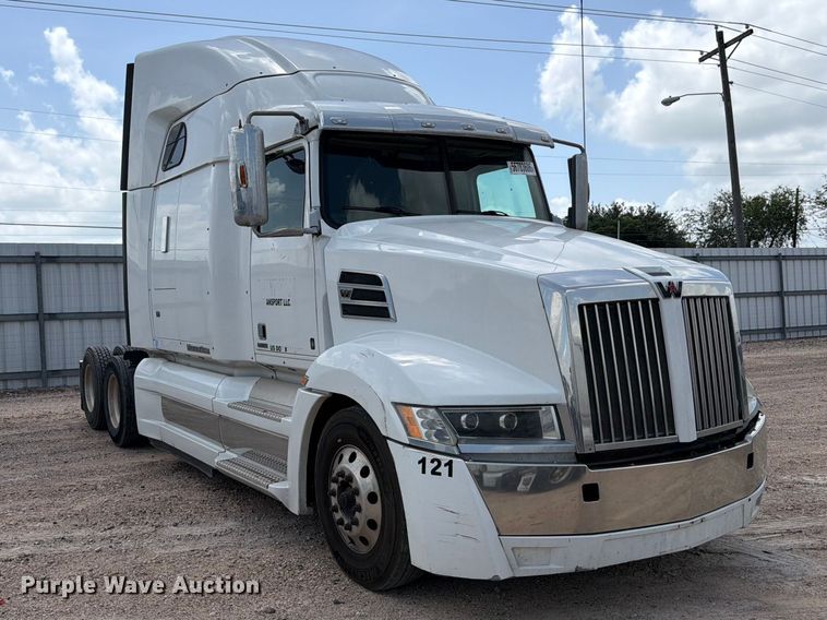 image for item YA3814 2022 Western Star 5700XE semi truck
