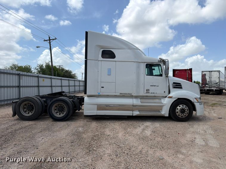 image for item YA3814 2022 Western Star 5700XE semi truck