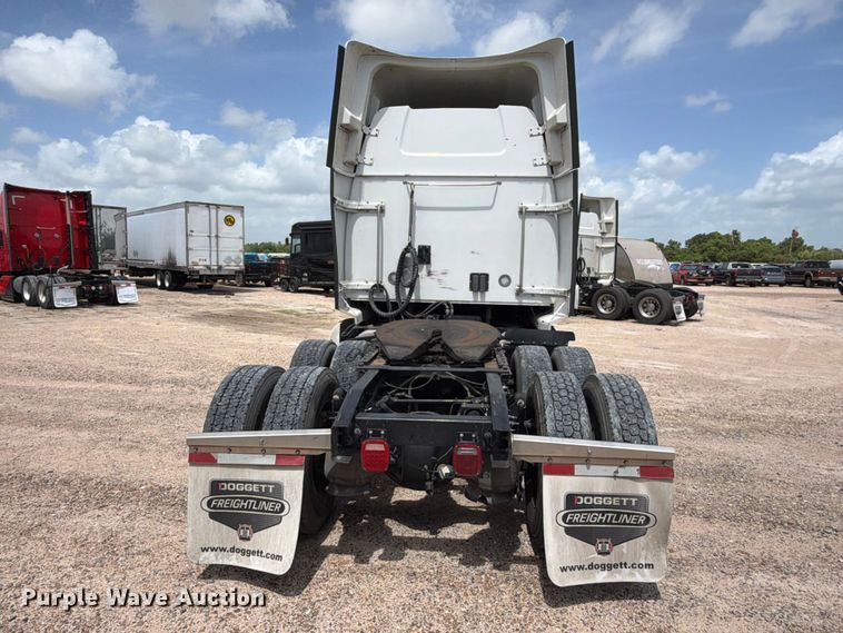 image for item YA3814 2022 Western Star 5700XE semi truck