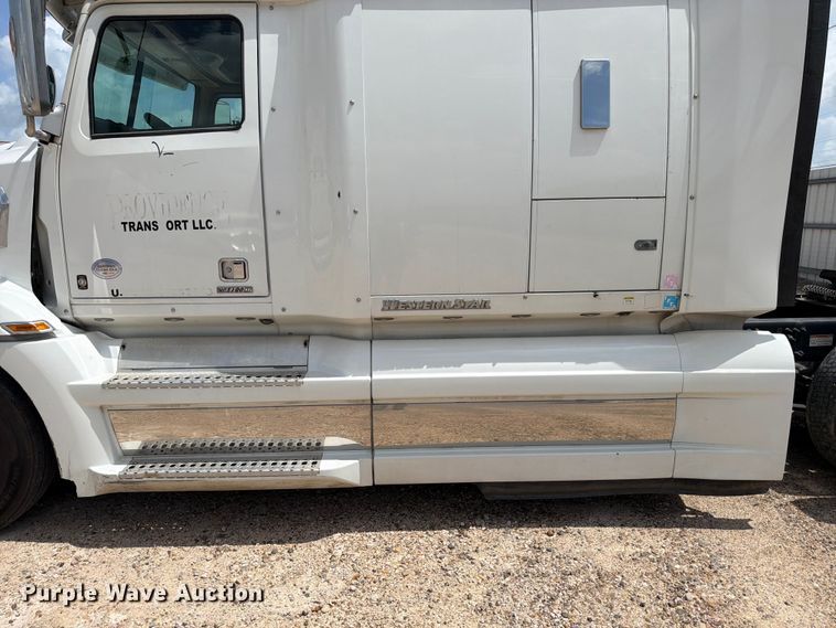 image for item YA3814 2022 Western Star 5700XE semi truck