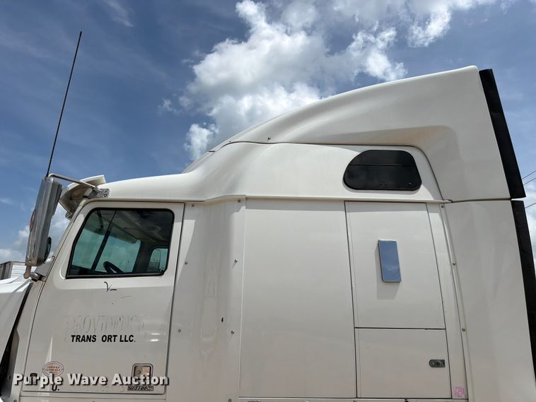 image for item YA3814 2022 Western Star 5700XE semi truck