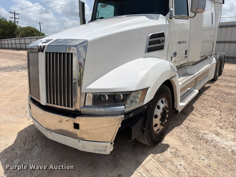 image for item YA3814 2022 Western Star 5700XE semi truck