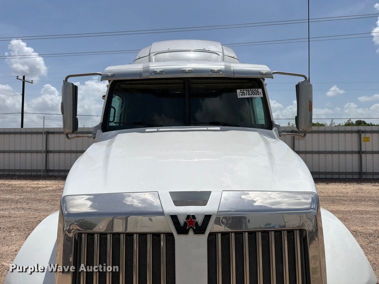 image for item YA3814 2022 Western Star 5700XE semi truck
