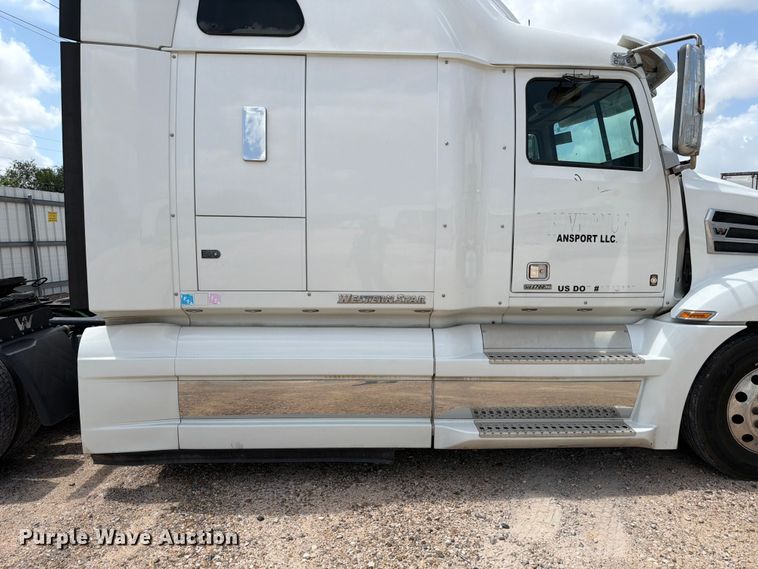 image for item YA3814 2022 Western Star 5700XE semi truck
