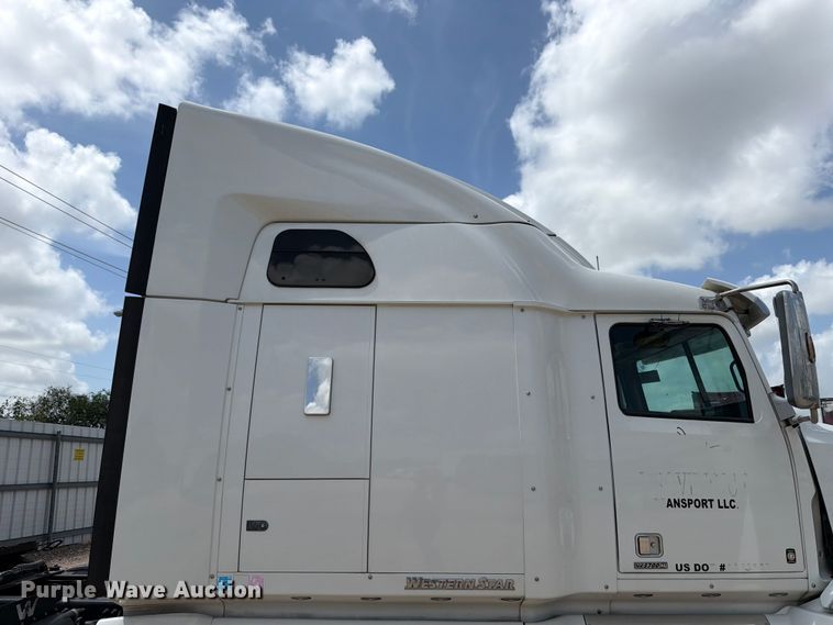 image for item YA3814 2022 Western Star 5700XE semi truck