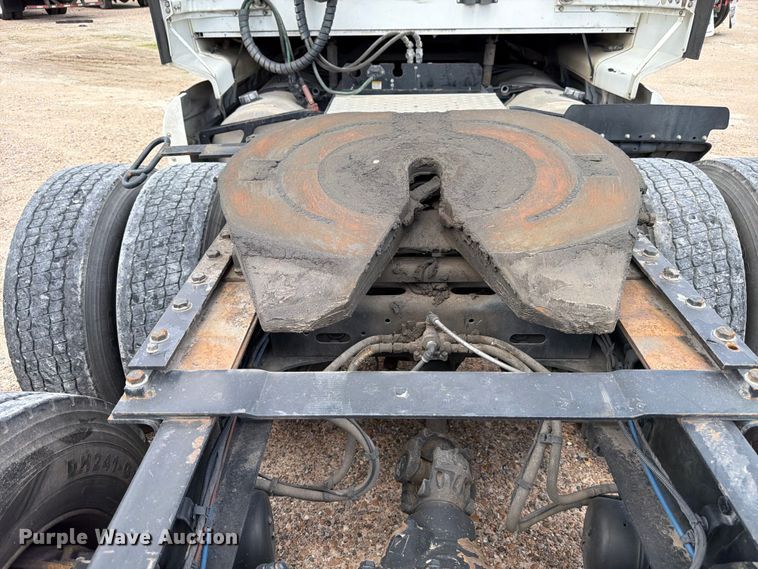 image for item YA3814 2022 Western Star 5700XE semi truck