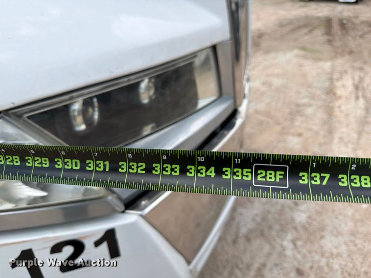 image for item YA3814 2022 Western Star 5700XE semi truck