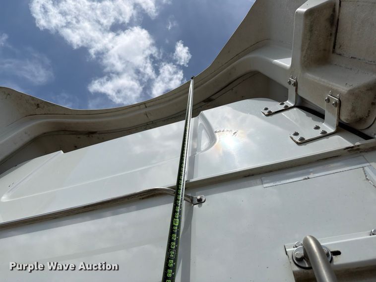 image for item YA3814 2022 Western Star 5700XE semi truck
