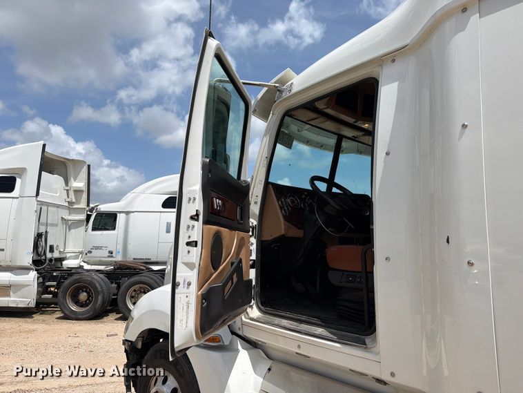 image for item YA3814 2022 Western Star 5700XE semi truck