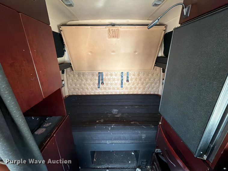 image for item YA3814 2022 Western Star 5700XE semi truck