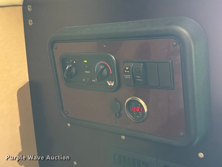 image for item YA3814 2022 Western Star 5700XE semi truck