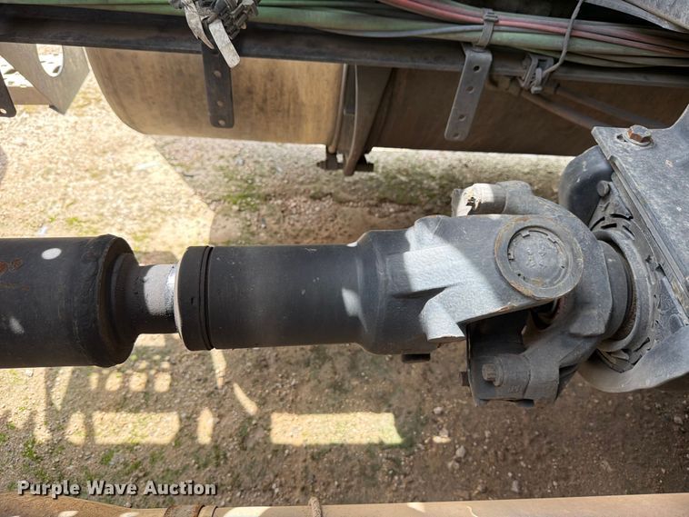 image for item YA3814 2022 Western Star 5700XE semi truck
