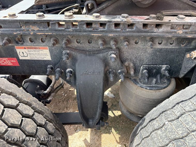 image for item YA3814 2022 Western Star 5700XE semi truck