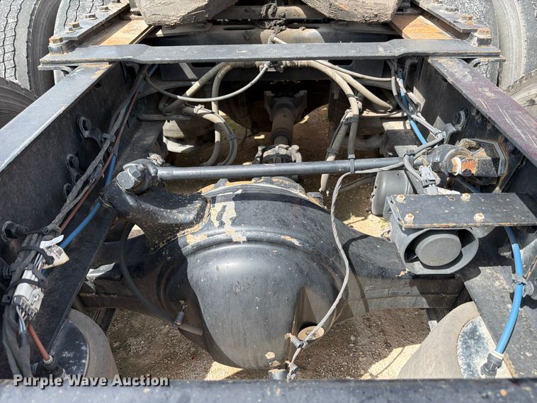 image for item YA3814 2022 Western Star 5700XE semi truck