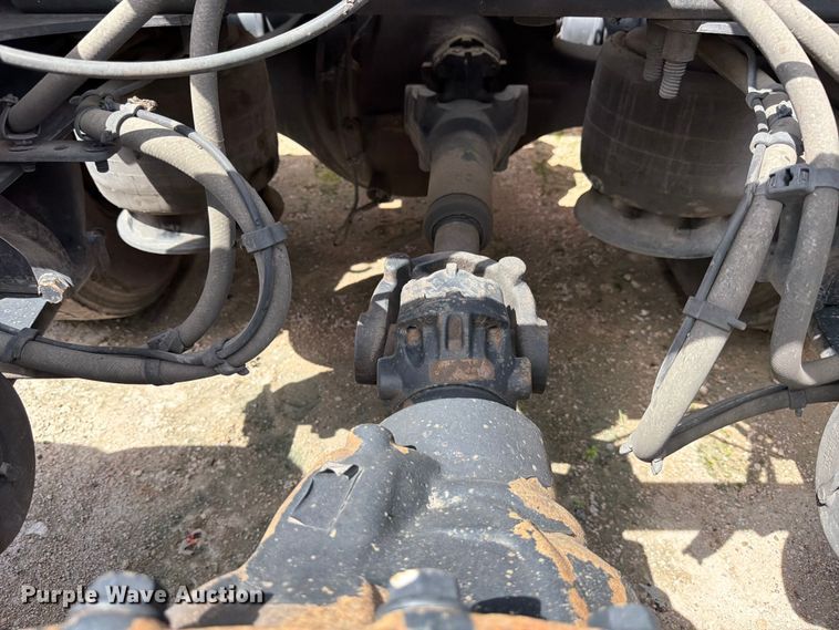 image for item YA3814 2022 Western Star 5700XE semi truck