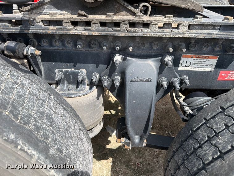 image for item YA3814 2022 Western Star 5700XE semi truck