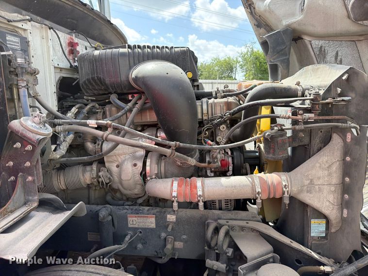 image for item YA3814 2022 Western Star 5700XE semi truck
