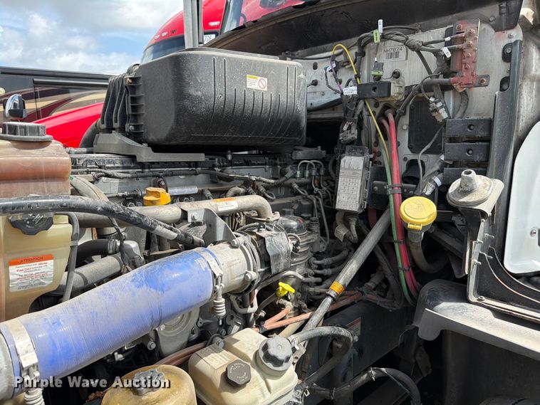 image for item YA3814 2022 Western Star 5700XE semi truck