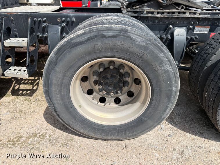 image for item YA3814 2022 Western Star 5700XE semi truck