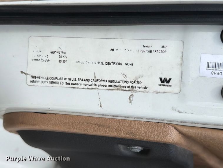 image for item YA3814 2022 Western Star 5700XE semi truck