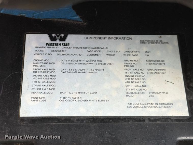 image for item YA3814 2022 Western Star 5700XE semi truck