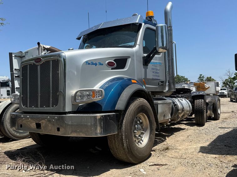 image for item YA3858 2016 Peterbilt 567 semi truck