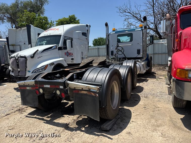image for item YA3858 2016 Peterbilt 567 semi truck