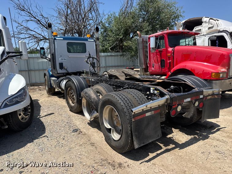image for item YA3858 2016 Peterbilt 567 semi truck