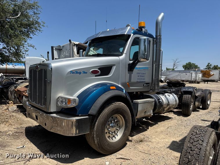 image for item YA3858 2016 Peterbilt 567 semi truck