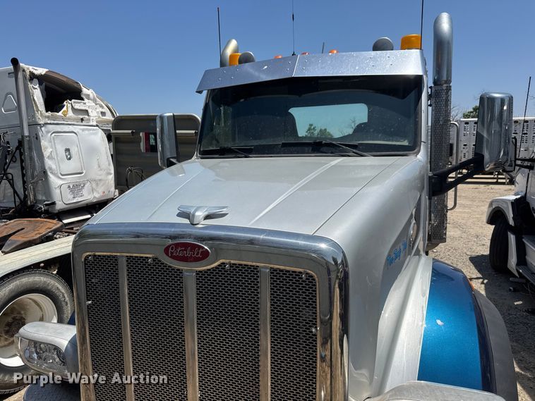 image for item YA3858 2016 Peterbilt 567 semi truck