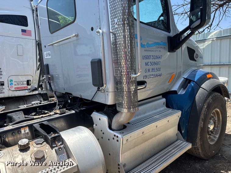 image for item YA3858 2016 Peterbilt 567 semi truck